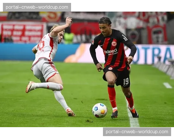 德甲实时：法兰克福2-1逆转门兴，格策攻入制胜球