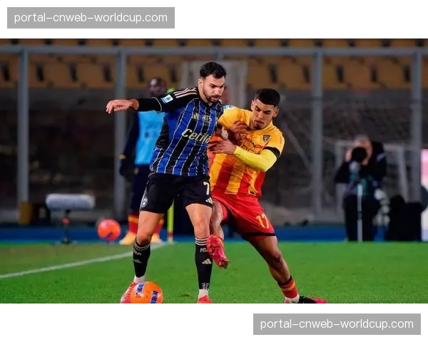 快讯：都灵对阵莱切，半场已出现三次极具威胁的直接任意球攻门