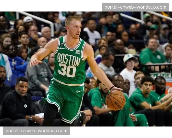 战术板分析：解析凯尔特人如何通过战术犯规有效打断对手转换势头